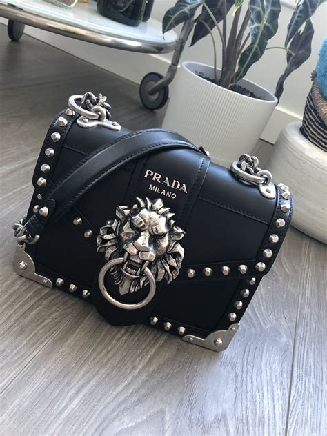 borsa prada con leone|bolsas de prada.